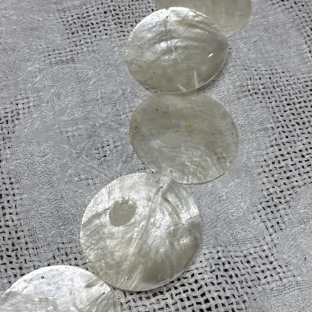 43 Pre Strung Capiz Shells White Round 2